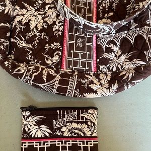 VERA BRADLEY. Womens cute handbag.  Clever Vera Brown design with a pink accent